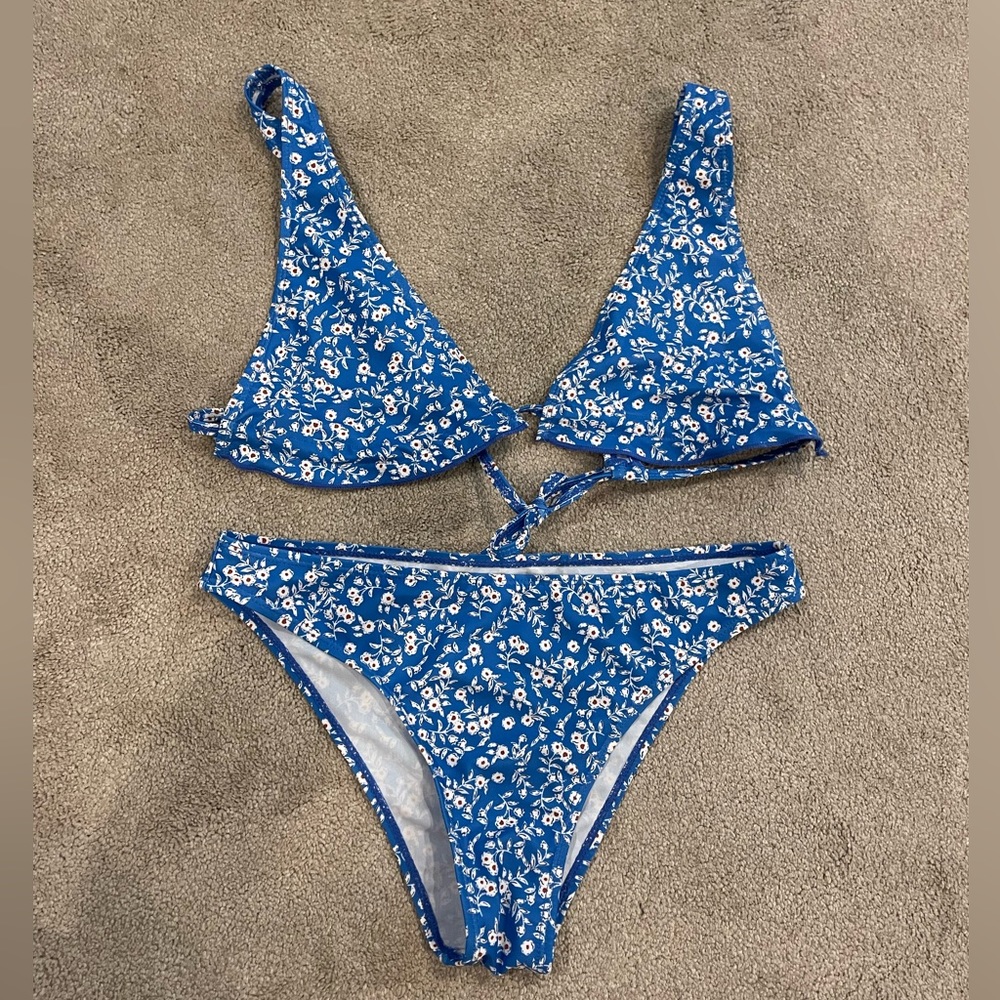 floral bikini never worn